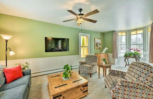Charming Buena Vista Creekside Home Walk to Main! - Foto 9