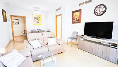 Apartment in San Pedro de Alcántara-Marbella with private parking - Photo 1, heating
