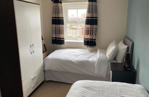 Cheerful Home FOR FOOTBALL, DOCKS AND CITY CENTRE - Foto 10