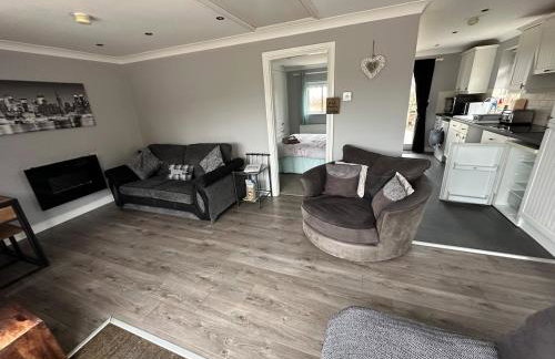 The Bungalow - Photo 29