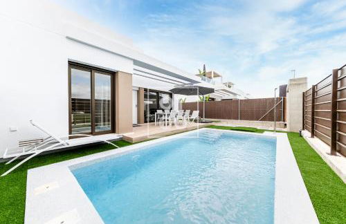 Villa Bienvida luxury and well-being by OYOOSTAYS - Foto 1