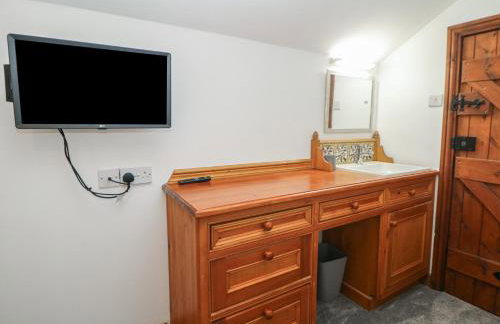 Wayside Cottage at Wayside Farm - Photo 17