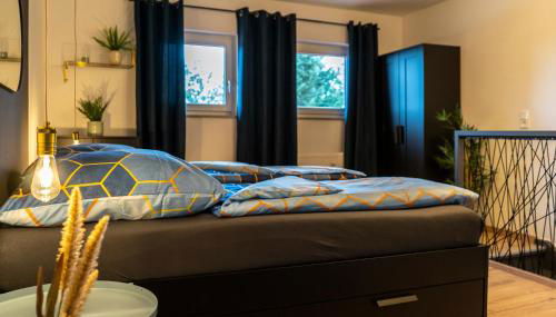 Modern Western - Apartment Blue - Photo 5