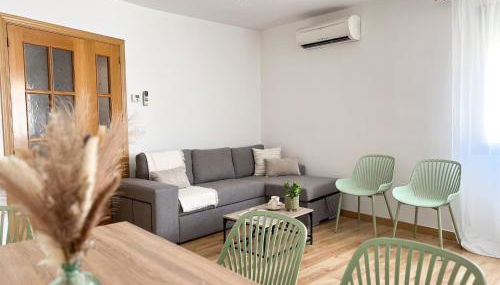 VillaHomes - Photo 2