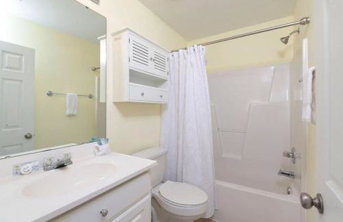 Cozy 2BR Home Near Ft Jackson - Photo 34