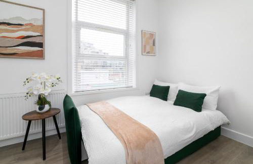 Stylish Apartment in Queens Park - Photo 9