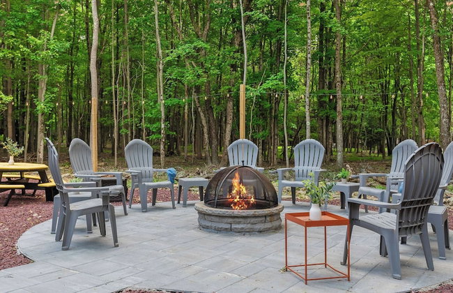 Maple Oasis by Avantstay Newly Built w/ Hot Tub, Game Room & Fire Pit - Foto 126