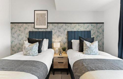 Stunning 4 Bedroom Abode in Zone 1 - Balcony - Sleeps 9 - Foto 13