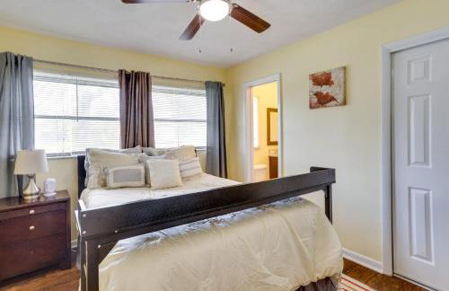 Pool and Screened-In Patio Tropical Florida Abode - Foto 15