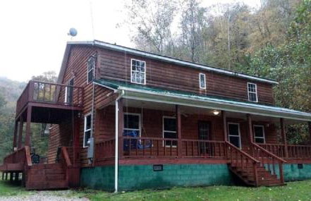 Stunning Getaway Cabin with Expansive Decks near Huntington, West Virginia - Foto 12