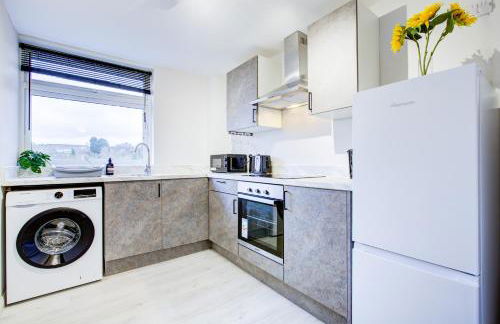 Modern 2 Bed in High Wycombe by ARP Homes, Ideal for Families or Business, Free Parking - Foto 15