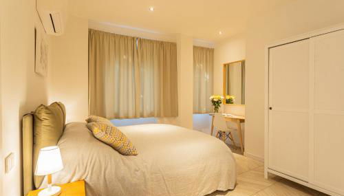 Your Private Harbour on Lake Como by Rent All Como - Foto 4, wardrobe