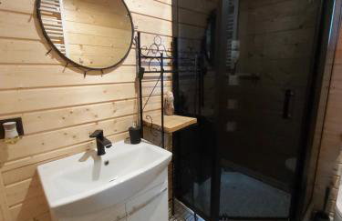 Drewniany Zakątek z sauną i jacuzzi - Foto 29