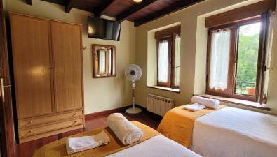 Casa Cabrales - Foto 4, towels, wardrobe, heating