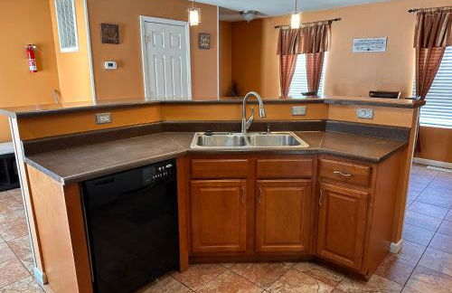 A huge Sprawling House on a large lot -15 minutes to St Louis - Foto 31