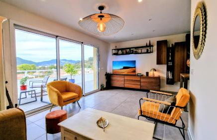 Appartement neuf, avec vue montagnes. - Foto 1