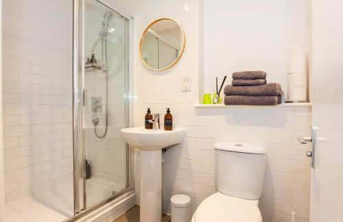 Duclos (Private Ensuite room) at Bicester Heritage - Foto 3