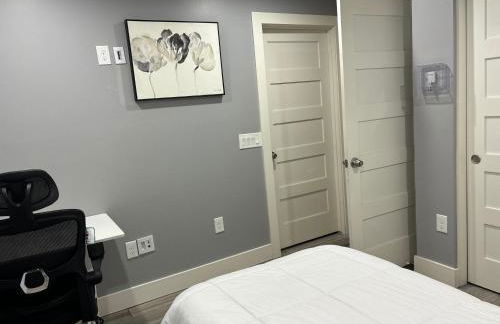 PHX Airport 9BR, 7BA, BBQ, events and pets Allowed - Photo 11