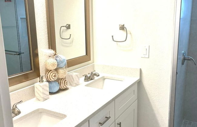 Three Bedroom Apartment #5 -- 5003 LBC -- Vusa Three Bedroom Condo Apartment - Foto 20