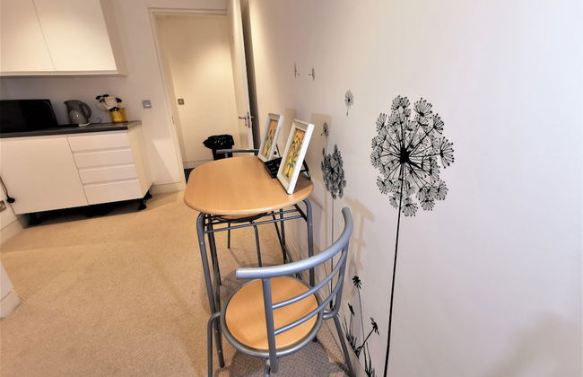 Spacious Double Room with en-suite - 1b - Photo 11