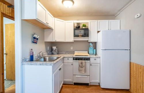 Blue Water Bungalows - Photo 2