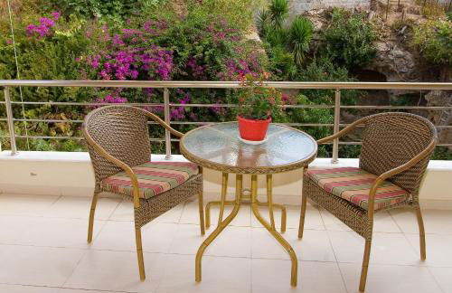 Hotel Viana - Photo 30