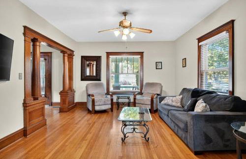 Historic Omaha Manor DT Near Zoo and Pool Table - Foto 27