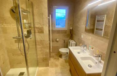 Villa exceptionnelle à Bayonne avec piscine et parking privée - Photo 26