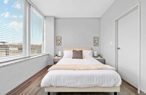 Near DT & CLE Clinic Queen Bed Wi-Fi Parking - Foto 10