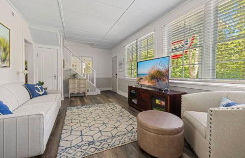 Whispering Arbor by Juniper Holiday + Home - Foto 2