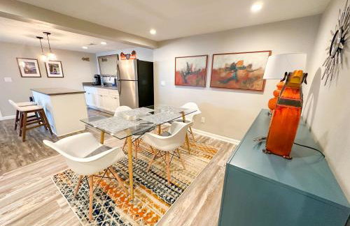 Lakefront 5 Bedroom Vacation Home - Sleeps 12! - Foto 23