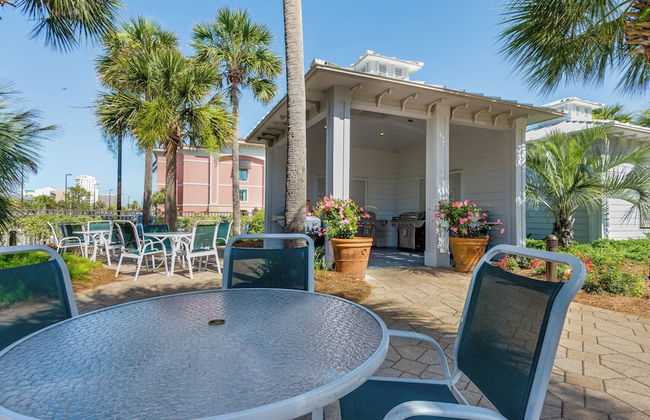 Spacious 2BR Condo w/ Partial Gulf Views, Pool, Across the Street From Beach! - Foto 47