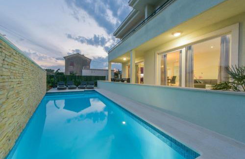 Villa Barbara-Kastela with heated pool - Foto 41