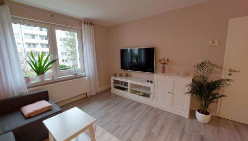 Helles modern eingerichtetes Apartment - Foto 4