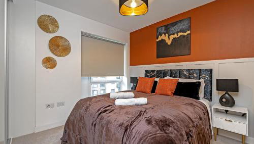 SUPERIOR AIRPORT SUITE, FREE Parking, Stylish, BALCONY, Two Bathrooms, Close To Airport, Station & Centre - Foto 3, towels