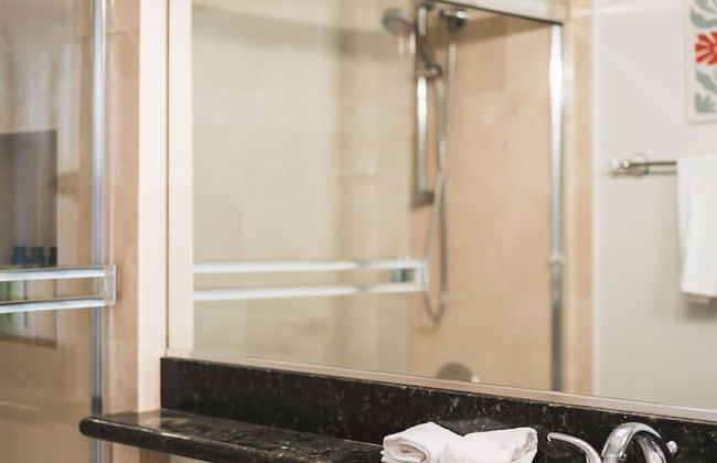 Waterfront Retreat With Stunning Views Modern Co - Foto 46