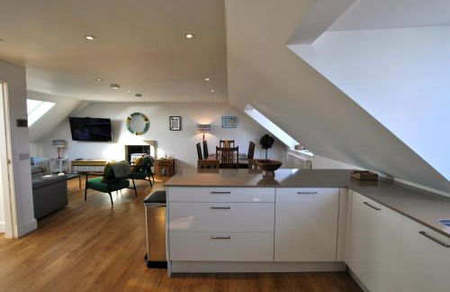 Bass View Cellardyke- contemporary coastal stay - Photo 8