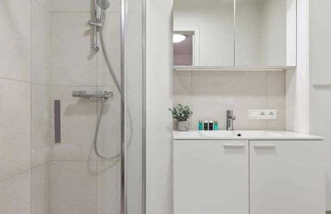 Centrally Located 2 Bedroom Apartment With Parking - Foto 5