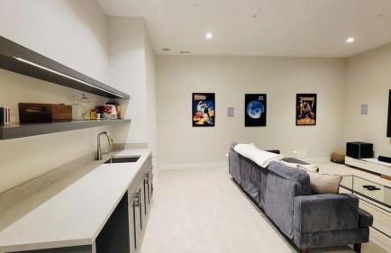 4BR 4BA Modern Lakefront Lodge - Foto 21