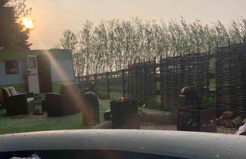 Glamping With Llamas - Foto 32