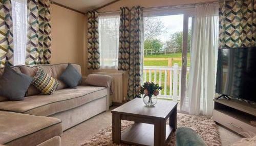 Caravan in Holcot - Sleeps 6 - Maximum 6 people - Maximum 4 adults per booking -Pet Friendly - Foto 4