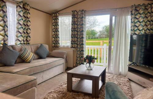 Caravan in Holcot - Sleeps 6 - Pet Friendly - Foto 4