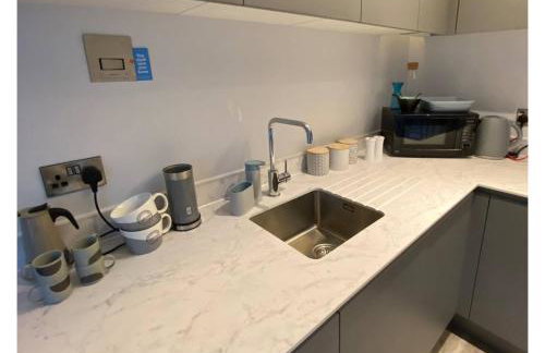 Rainbow View - Modern, central 1-bed flat, free on-site parking - Foto 3