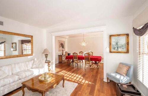 Luxurious Dream Home - For 10 - Photo 12