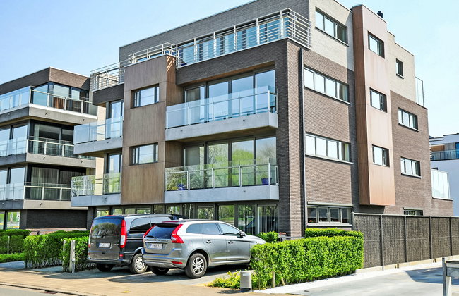 Cocoon with parking - Photo 13