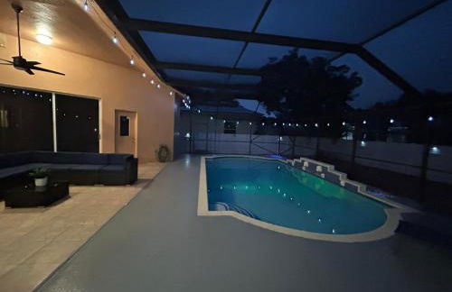 Luxurious 4-Bedroom House with Pool - Foto 16