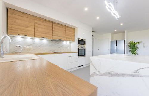 Villa 15 personnes - Piscine - Jacuzzi - Clim - Bar - Billard - Cinéma - Vue Panoramique - Foto 13