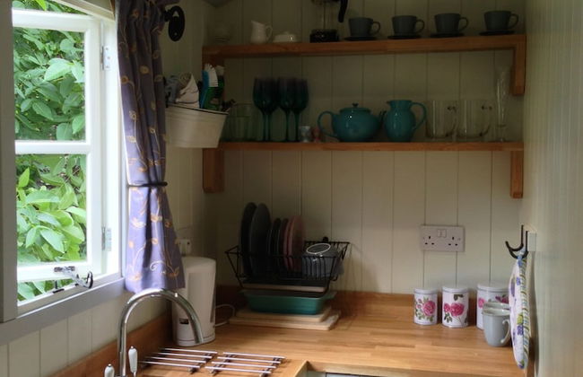 Posh Huts - Photo 12