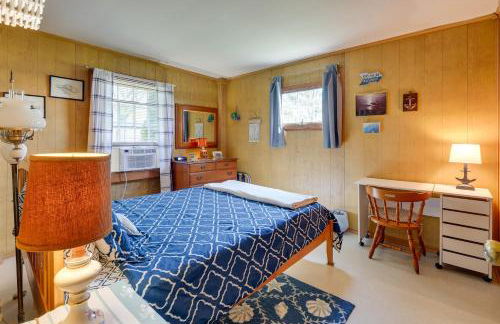 Deck with Water View Coastal Escape Near P-Town! - Foto 17