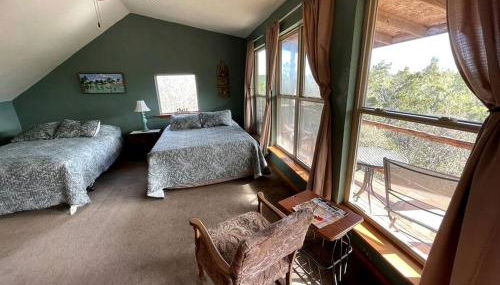 Two-Story Cabin Rental for Large Groups along Hamilton Creek in Marble Falls, Texas - Foto 5